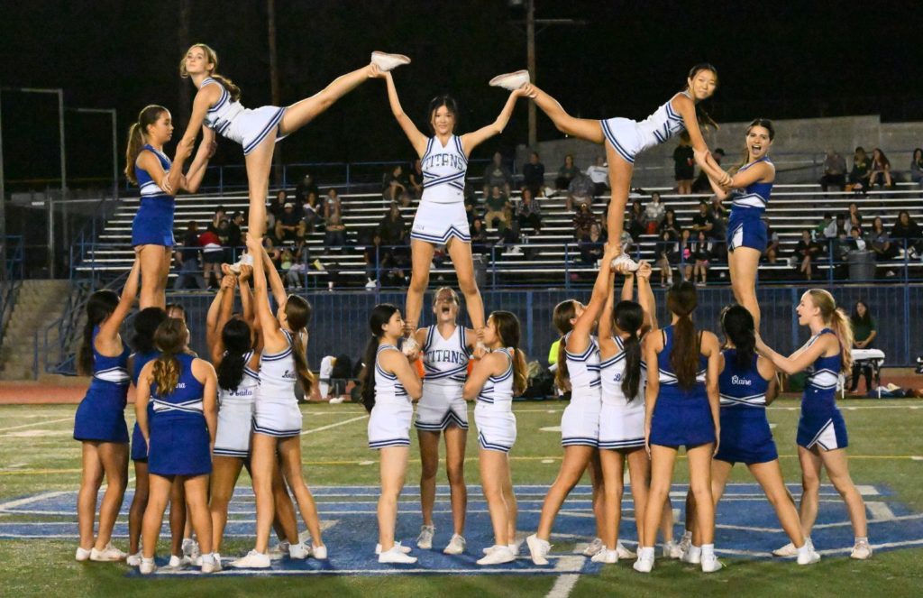 PHOTO: Scott Daves | San Marino Weekly | San Marino’s cheerleaders were in excellent form on Homecoming. San Marino defeated Temple City by a final score of 57-7. 